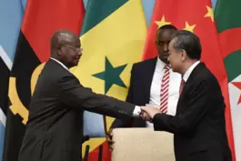 Chinesische Spitzenpolitiker – hier Außenminister Wang Yi – sind viel präsenter in der Beziehungspflege mit Afrika als amerikani